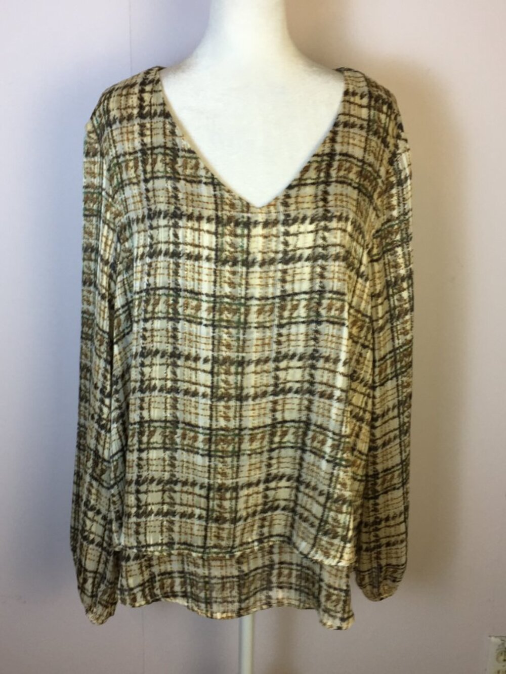 New! Zac & Rachhel Blouse Shirt XL Womans Brown Plaid Long Sleeve V-neck Layered